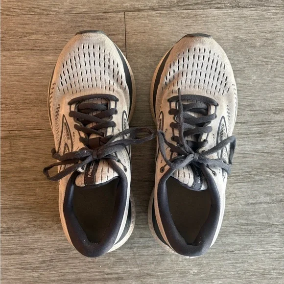 Brooks Women’s 7.5 Tennis Shoes - Picture 8 of 10